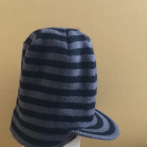 Hat - Picture 2 of 3